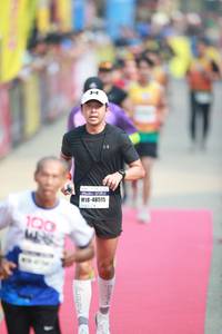 BIB: 48515, 100
                            <button type="button" onclick="openModal(8212770)" class="btn btn-primary btn-sm float-right btn-popup" data-toggle="modal" data-target=".modal-high-quality">
                        <i class="fas fa-shopping-cart"></i> Add to Cart
                    </button>
                                            <button type="button" onclick="isThisMe(8212770, true)" class="btn btn-success btn-sm float-right btn-popup btn-isme hidden" data-toggle="tooltip" data-placement="bottom" title="นี่คือรูปของคุณใช่ไหม คลิกที่นี่เพื่อเอาเข้าอัลบั้ม">
                        <i class="fas fa-plus"></i> Add to album
                    </button>
                    <button type="button" onclick="isThisMe(8212770, false)" class="btn btn-warning btn-sm float-right btn-popup btn-isnotme hidden">
                        <i class="fas fa-ban"></i> Remove from album
                    </button>