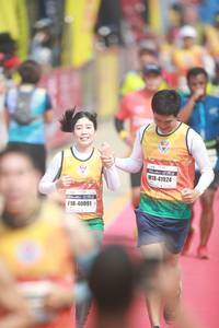 BIB: 41924, 40091
                            <button type="button" onclick="openModal(8234872)" class="btn btn-primary btn-sm float-right btn-popup" data-toggle="modal" data-target=".modal-high-quality">
                        <i class="fas fa-shopping-cart"></i> Add to Cart
                    </button>
                                            <button type="button" onclick="isThisMe(8234872, true)" class="btn btn-success btn-sm float-right btn-popup btn-isme hidden" data-toggle="tooltip" data-placement="bottom" title="นี่คือรูปของคุณใช่ไหม คลิกที่นี่เพื่อเอาเข้าอัลบั้ม">
                        <i class="fas fa-plus"></i> Add to album
                    </button>
                    <button type="button" onclick="isThisMe(8234872, false)" class="btn btn-warning btn-sm float-right btn-popup btn-isnotme hidden">
                        <i class="fas fa-ban"></i> Remove from album
                    </button>