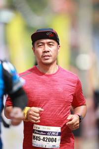 BIB: 42195, 42004
                            <button type="button" onclick="openModal(8407488)" class="btn btn-primary btn-sm float-right btn-popup" data-toggle="modal" data-target=".modal-high-quality">
                        <i class="fas fa-shopping-cart"></i> Add to Cart
                    </button>
                                            <button type="button" onclick="isThisMe(8407488, true)" class="btn btn-success btn-sm float-right btn-popup btn-isme hidden" data-toggle="tooltip" data-placement="bottom" title="นี่คือรูปของคุณใช่ไหม คลิกที่นี่เพื่อเอาเข้าอัลบั้ม">
                        <i class="fas fa-plus"></i> Add to album
                    </button>
                    <button type="button" onclick="isThisMe(8407488, false)" class="btn btn-warning btn-sm float-right btn-popup btn-isnotme hidden">
                        <i class="fas fa-ban"></i> Remove from album
                    </button>