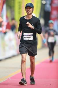 BIB: 42182
                            <button type="button" onclick="openModal(8404923)" class="btn btn-primary btn-sm float-right btn-popup" data-toggle="modal" data-target=".modal-high-quality">
                        <i class="fas fa-shopping-cart"></i> Add to Cart
                    </button>
                                            <button type="button" onclick="isThisMe(8404923, true)" class="btn btn-success btn-sm float-right btn-popup btn-isme hidden" data-toggle="tooltip" data-placement="bottom" title="นี่คือรูปของคุณใช่ไหม คลิกที่นี่เพื่อเอาเข้าอัลบั้ม">
                        <i class="fas fa-plus"></i> Add to album
                    </button>
                    <button type="button" onclick="isThisMe(8404923, false)" class="btn btn-warning btn-sm float-right btn-popup btn-isnotme hidden">
                        <i class="fas fa-ban"></i> Remove from album
                    </button>