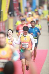 BIB: 41924
                            <button type="button" onclick="openModal(8235483)" class="btn btn-primary btn-sm float-right btn-popup" data-toggle="modal" data-target=".modal-high-quality">
                        <i class="fas fa-shopping-cart"></i> Add to Cart
                    </button>
                                            <button type="button" onclick="isThisMe(8235483, true)" class="btn btn-success btn-sm float-right btn-popup btn-isme hidden" data-toggle="tooltip" data-placement="bottom" title="นี่คือรูปของคุณใช่ไหม คลิกที่นี่เพื่อเอาเข้าอัลบั้ม">
                        <i class="fas fa-plus"></i> Add to album
                    </button>
                    <button type="button" onclick="isThisMe(8235483, false)" class="btn btn-warning btn-sm float-right btn-popup btn-isnotme hidden">
                        <i class="fas fa-ban"></i> Remove from album
                    </button>