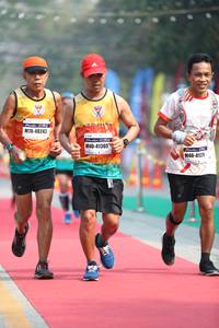 BIB: 48243, 41365, 41229
                            <button type="button" onclick="openModal(7371228)" class="btn btn-primary btn-sm float-right btn-popup" data-toggle="modal" data-target=".modal-high-quality">
                        <i class="fas fa-shopping-cart"></i> Add to Cart
                    </button>
                                            <button type="button" onclick="isThisMe(7371228, true)" class="btn btn-success btn-sm float-right btn-popup btn-isme hidden" data-toggle="tooltip" data-placement="bottom" title="นี่คือรูปของคุณใช่ไหม คลิกที่นี่เพื่อเอาเข้าอัลบั้ม">
                        <i class="fas fa-plus"></i> Add to album
                    </button>
                    <button type="button" onclick="isThisMe(7371228, false)" class="btn btn-warning btn-sm float-right btn-popup btn-isnotme hidden">
                        <i class="fas fa-ban"></i> Remove from album
                    </button>