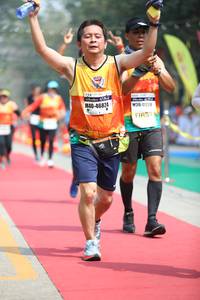 BIB: 46824, 41228
                            <button type="button" onclick="openModal(7361223)" class="btn btn-primary btn-sm float-right btn-popup" data-toggle="modal" data-target=".modal-high-quality">
                        <i class="fas fa-shopping-cart"></i> Add to Cart
                    </button>
                                            <button type="button" onclick="isThisMe(7361223, true)" class="btn btn-success btn-sm float-right btn-popup btn-isme hidden" data-toggle="tooltip" data-placement="bottom" title="นี่คือรูปของคุณใช่ไหม คลิกที่นี่เพื่อเอาเข้าอัลบั้ม">
                        <i class="fas fa-plus"></i> Add to album
                    </button>
                    <button type="button" onclick="isThisMe(7361223, false)" class="btn btn-warning btn-sm float-right btn-popup btn-isnotme hidden">
                        <i class="fas fa-ban"></i> Remove from album
                    </button>