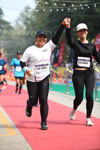 BIB: 11187, 40382, 40931
                            <button type="button" onclick="openModal(7549518)" class="btn btn-primary btn-sm float-right btn-popup" data-toggle="modal" data-target=".modal-high-quality">
                        <i class="fas fa-shopping-cart"></i> Add to Cart
                    </button>
                                            <button type="button" onclick="isThisMe(7549518, true)" class="btn btn-success btn-sm float-right btn-popup btn-isme hidden" data-toggle="tooltip" data-placement="bottom" title="นี่คือรูปของคุณใช่ไหม คลิกที่นี่เพื่อเอาเข้าอัลบั้ม">
                        <i class="fas fa-plus"></i> Add to album
                    </button>
                    <button type="button" onclick="isThisMe(7549518, false)" class="btn btn-warning btn-sm float-right btn-popup btn-isnotme hidden">
                        <i class="fas fa-ban"></i> Remove from album
                    </button>