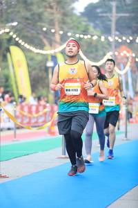 BIB: 11703, 5125
                            <button type="button" onclick="openModal(7531880)" class="btn btn-primary btn-sm float-right btn-popup" data-toggle="modal" data-target=".modal-high-quality">
                        <i class="fas fa-shopping-cart"></i> Add to Cart
                    </button>
                                            <button type="button" onclick="isThisMe(7531880, true)" class="btn btn-success btn-sm float-right btn-popup btn-isme hidden" data-toggle="tooltip" data-placement="bottom" title="นี่คือรูปของคุณใช่ไหม คลิกที่นี่เพื่อเอาเข้าอัลบั้ม">
                        <i class="fas fa-plus"></i> Add to album
                    </button>
                    <button type="button" onclick="isThisMe(7531880, false)" class="btn btn-warning btn-sm float-right btn-popup btn-isnotme hidden">
                        <i class="fas fa-ban"></i> Remove from album
                    </button>