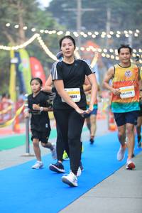 BIB: 0641, 145, 179
                            <button type="button" onclick="openModal(7539110)" class="btn btn-primary btn-sm float-right btn-popup" data-toggle="modal" data-target=".modal-high-quality">
                        <i class="fas fa-shopping-cart"></i> Add to Cart
                    </button>
                                            <button type="button" onclick="isThisMe(7539110, true)" class="btn btn-success btn-sm float-right btn-popup btn-isme hidden" data-toggle="tooltip" data-placement="bottom" title="นี่คือรูปของคุณใช่ไหม คลิกที่นี่เพื่อเอาเข้าอัลบั้ม">
                        <i class="fas fa-plus"></i> Add to album
                    </button>
                    <button type="button" onclick="isThisMe(7539110, false)" class="btn btn-warning btn-sm float-right btn-popup btn-isnotme hidden">
                        <i class="fas fa-ban"></i> Remove from album
                    </button>
