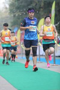BIB: 22520, 275
                            <button type="button" onclick="openModal(7412996)" class="btn btn-primary btn-sm float-right btn-popup" data-toggle="modal" data-target=".modal-high-quality">
                        <i class="fas fa-shopping-cart"></i> Add to Cart
                    </button>
                                            <button type="button" onclick="isThisMe(7412996, true)" class="btn btn-success btn-sm float-right btn-popup btn-isme hidden" data-toggle="tooltip" data-placement="bottom" title="นี่คือรูปของคุณใช่ไหม คลิกที่นี่เพื่อเอาเข้าอัลบั้ม">
                        <i class="fas fa-plus"></i> Add to album
                    </button>
                    <button type="button" onclick="isThisMe(7412996, false)" class="btn btn-warning btn-sm float-right btn-popup btn-isnotme hidden">
                        <i class="fas fa-ban"></i> Remove from album
                    </button>
