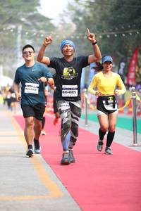 BIB: 424, 40825
                            <button type="button" onclick="openModal(7387387)" class="btn btn-primary btn-sm float-right btn-popup" data-toggle="modal" data-target=".modal-high-quality">
                        <i class="fas fa-shopping-cart"></i> Add to Cart
                    </button>
                                            <button type="button" onclick="isThisMe(7387387, true)" class="btn btn-success btn-sm float-right btn-popup btn-isme hidden" data-toggle="tooltip" data-placement="bottom" title="นี่คือรูปของคุณใช่ไหม คลิกที่นี่เพื่อเอาเข้าอัลบั้ม">
                        <i class="fas fa-plus"></i> Add to album
                    </button>
                    <button type="button" onclick="isThisMe(7387387, false)" class="btn btn-warning btn-sm float-right btn-popup btn-isnotme hidden">
                        <i class="fas fa-ban"></i> Remove from album
                    </button>