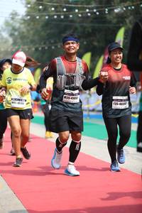 BIB: 41653, 40357, 46158
                            <button type="button" onclick="openModal(7544127)" class="btn btn-primary btn-sm float-right btn-popup" data-toggle="modal" data-target=".modal-high-quality">
                        <i class="fas fa-shopping-cart"></i> Add to Cart
                    </button>
                                            <button type="button" onclick="isThisMe(7544127, true)" class="btn btn-success btn-sm float-right btn-popup btn-isme hidden" data-toggle="tooltip" data-placement="bottom" title="นี่คือรูปของคุณใช่ไหม คลิกที่นี่เพื่อเอาเข้าอัลบั้ม">
                        <i class="fas fa-plus"></i> Add to album
                    </button>
                    <button type="button" onclick="isThisMe(7544127, false)" class="btn btn-warning btn-sm float-right btn-popup btn-isnotme hidden">
                        <i class="fas fa-ban"></i> Remove from album
                    </button>