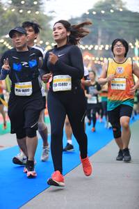 BIB: 15897, 16276, 16917
                            <button type="button" onclick="openModal(7523960)" class="btn btn-primary btn-sm float-right btn-popup" data-toggle="modal" data-target=".modal-high-quality">
                        <i class="fas fa-shopping-cart"></i> Add to Cart
                    </button>
                                            <button type="button" onclick="isThisMe(7523960, true)" class="btn btn-success btn-sm float-right btn-popup btn-isme hidden" data-toggle="tooltip" data-placement="bottom" title="นี่คือรูปของคุณใช่ไหม คลิกที่นี่เพื่อเอาเข้าอัลบั้ม">
                        <i class="fas fa-plus"></i> Add to album
                    </button>
                    <button type="button" onclick="isThisMe(7523960, false)" class="btn btn-warning btn-sm float-right btn-popup btn-isnotme hidden">
                        <i class="fas fa-ban"></i> Remove from album
                    </button>