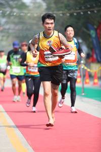 BIB: 4220
                            <button type="button" onclick="openModal(7361099)" class="btn btn-primary btn-sm float-right btn-popup" data-toggle="modal" data-target=".modal-high-quality">
                        <i class="fas fa-shopping-cart"></i> Add to Cart
                    </button>
                                            <button type="button" onclick="isThisMe(7361099, true)" class="btn btn-success btn-sm float-right btn-popup btn-isme hidden" data-toggle="tooltip" data-placement="bottom" title="นี่คือรูปของคุณใช่ไหม คลิกที่นี่เพื่อเอาเข้าอัลบั้ม">
                        <i class="fas fa-plus"></i> Add to album
                    </button>
                    <button type="button" onclick="isThisMe(7361099, false)" class="btn btn-warning btn-sm float-right btn-popup btn-isnotme hidden">
                        <i class="fas fa-ban"></i> Remove from album
                    </button>