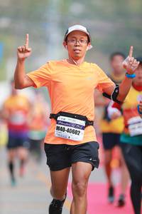 BIB: 195, 40602
                            <button type="button" onclick="openModal(7808274)" class="btn btn-primary btn-sm float-right btn-popup" data-toggle="modal" data-target=".modal-high-quality">
                        <i class="fas fa-shopping-cart"></i> Add to Cart
                    </button>
                                            <button type="button" onclick="isThisMe(7808274, true)" class="btn btn-success btn-sm float-right btn-popup btn-isme hidden" data-toggle="tooltip" data-placement="bottom" title="นี่คือรูปของคุณใช่ไหม คลิกที่นี่เพื่อเอาเข้าอัลบั้ม">
                        <i class="fas fa-plus"></i> Add to album
                    </button>
                    <button type="button" onclick="isThisMe(7808274, false)" class="btn btn-warning btn-sm float-right btn-popup btn-isnotme hidden">
                        <i class="fas fa-ban"></i> Remove from album
                    </button>
