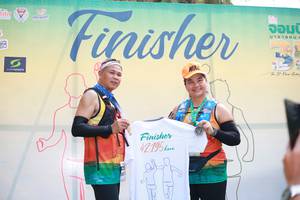 BIB: 42195
                            <button type="button" onclick="openModal(7762171)" class="btn btn-primary btn-sm float-right btn-popup" data-toggle="modal" data-target=".modal-high-quality">
                        <i class="fas fa-shopping-cart"></i> Add to Cart
                    </button>
                                            <button type="button" onclick="isThisMe(7762171, true)" class="btn btn-success btn-sm float-right btn-popup btn-isme hidden" data-toggle="tooltip" data-placement="bottom" title="นี่คือรูปของคุณใช่ไหม คลิกที่นี่เพื่อเอาเข้าอัลบั้ม">
                        <i class="fas fa-plus"></i> Add to album
                    </button>
                    <button type="button" onclick="isThisMe(7762171, false)" class="btn btn-warning btn-sm float-right btn-popup btn-isnotme hidden">
                        <i class="fas fa-ban"></i> Remove from album
                    </button>