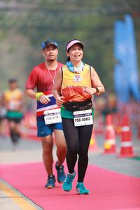 BIB: 411, 40483
                            <button type="button" onclick="openModal(7687448)" class="btn btn-primary btn-sm float-right btn-popup" data-toggle="modal" data-target=".modal-high-quality">
                        <i class="fas fa-shopping-cart"></i> Add to Cart
                    </button>
                                            <button type="button" onclick="isThisMe(7687448, true)" class="btn btn-success btn-sm float-right btn-popup btn-isme hidden" data-toggle="tooltip" data-placement="bottom" title="นี่คือรูปของคุณใช่ไหม คลิกที่นี่เพื่อเอาเข้าอัลบั้ม">
                        <i class="fas fa-plus"></i> Add to album
                    </button>
                    <button type="button" onclick="isThisMe(7687448, false)" class="btn btn-warning btn-sm float-right btn-popup btn-isnotme hidden">
                        <i class="fas fa-ban"></i> Remove from album
                    </button>