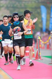 BIB: 0642, 45350, 45916
                            <button type="button" onclick="openModal(7794657)" class="btn btn-primary btn-sm float-right btn-popup" data-toggle="modal" data-target=".modal-high-quality">
                        <i class="fas fa-shopping-cart"></i> Add to Cart
                    </button>
                                            <button type="button" onclick="isThisMe(7794657, true)" class="btn btn-success btn-sm float-right btn-popup btn-isme hidden" data-toggle="tooltip" data-placement="bottom" title="นี่คือรูปของคุณใช่ไหม คลิกที่นี่เพื่อเอาเข้าอัลบั้ม">
                        <i class="fas fa-plus"></i> Add to album
                    </button>
                    <button type="button" onclick="isThisMe(7794657, false)" class="btn btn-warning btn-sm float-right btn-popup btn-isnotme hidden">
                        <i class="fas fa-ban"></i> Remove from album
                    </button>