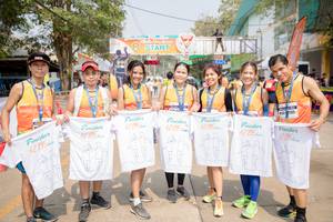 BIB: 185, 195, 42195
                            <button type="button" onclick="openModal(10306032)" class="btn btn-primary btn-sm float-right btn-popup" data-toggle="modal" data-target=".modal-high-quality">
                        <i class="fas fa-shopping-cart"></i> Add to Cart
                    </button>
                                            <button type="button" onclick="isThisMe(10306032, true)" class="btn btn-success btn-sm float-right btn-popup btn-isme hidden" data-toggle="tooltip" data-placement="bottom" title="นี่คือรูปของคุณใช่ไหม คลิกที่นี่เพื่อเอาเข้าอัลบั้ม">
                        <i class="fas fa-plus"></i> Add to album
                    </button>
                    <button type="button" onclick="isThisMe(10306032, false)" class="btn btn-warning btn-sm float-right btn-popup btn-isnotme hidden">
                        <i class="fas fa-ban"></i> Remove from album
                    </button>