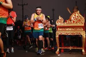 BIB: 463, 40560
                            <button type="button" onclick="openModal(8533461)" class="btn btn-primary btn-sm float-right btn-popup" data-toggle="modal" data-target=".modal-high-quality">
                        <i class="fas fa-shopping-cart"></i> Add to Cart
                    </button>
                                            <button type="button" onclick="isThisMe(8533461, true)" class="btn btn-success btn-sm float-right btn-popup btn-isme hidden" data-toggle="tooltip" data-placement="bottom" title="นี่คือรูปของคุณใช่ไหม คลิกที่นี่เพื่อเอาเข้าอัลบั้ม">
                        <i class="fas fa-plus"></i> Add to album
                    </button>
                    <button type="button" onclick="isThisMe(8533461, false)" class="btn btn-warning btn-sm float-right btn-popup btn-isnotme hidden">
                        <i class="fas fa-ban"></i> Remove from album
                    </button>