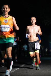 BIB: 47219, 42363
                            <button type="button" onclick="openModal(8744498)" class="btn btn-primary btn-sm float-right btn-popup" data-toggle="modal" data-target=".modal-high-quality">
                        <i class="fas fa-shopping-cart"></i> Add to Cart
                    </button>
                                            <button type="button" onclick="isThisMe(8744498, true)" class="btn btn-success btn-sm float-right btn-popup btn-isme hidden" data-toggle="tooltip" data-placement="bottom" title="นี่คือรูปของคุณใช่ไหม คลิกที่นี่เพื่อเอาเข้าอัลบั้ม">
                        <i class="fas fa-plus"></i> Add to album
                    </button>
                    <button type="button" onclick="isThisMe(8744498, false)" class="btn btn-warning btn-sm float-right btn-popup btn-isnotme hidden">
                        <i class="fas fa-ban"></i> Remove from album
                    </button>