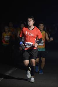 BIB: 0906, 4255
                            <button type="button" onclick="openModal(7548850)" class="btn btn-primary btn-sm float-right btn-popup" data-toggle="modal" data-target=".modal-high-quality">
                        <i class="fas fa-shopping-cart"></i> Add to Cart
                    </button>
                                            <button type="button" onclick="isThisMe(7548850, true)" class="btn btn-success btn-sm float-right btn-popup btn-isme hidden" data-toggle="tooltip" data-placement="bottom" title="นี่คือรูปของคุณใช่ไหม คลิกที่นี่เพื่อเอาเข้าอัลบั้ม">
                        <i class="fas fa-plus"></i> Add to album
                    </button>
                    <button type="button" onclick="isThisMe(7548850, false)" class="btn btn-warning btn-sm float-right btn-popup btn-isnotme hidden">
                        <i class="fas fa-ban"></i> Remove from album
                    </button>