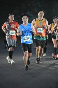 BIB: 26720, 26293, 27290
                            <button type="button" onclick="openModal(7991221)" class="btn btn-primary btn-sm float-right btn-popup" data-toggle="modal" data-target=".modal-high-quality">
                        <i class="fas fa-shopping-cart"></i> Add to Cart
                    </button>
                                            <button type="button" onclick="isThisMe(7991221, true)" class="btn btn-success btn-sm float-right btn-popup btn-isme hidden" data-toggle="tooltip" data-placement="bottom" title="นี่คือรูปของคุณใช่ไหม คลิกที่นี่เพื่อเอาเข้าอัลบั้ม">
                        <i class="fas fa-plus"></i> Add to album
                    </button>
                    <button type="button" onclick="isThisMe(7991221, false)" class="btn btn-warning btn-sm float-right btn-popup btn-isnotme hidden">
                        <i class="fas fa-ban"></i> Remove from album
                    </button>