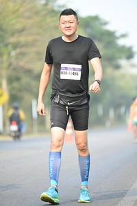 BIB: 40480
                            <button type="button" onclick="openModal(8461346)" class="btn btn-primary btn-sm float-right btn-popup" data-toggle="modal" data-target=".modal-high-quality">
                        <i class="fas fa-shopping-cart"></i> Add to Cart
                    </button>
                                            <button type="button" onclick="isThisMe(8461346, true)" class="btn btn-success btn-sm float-right btn-popup btn-isme hidden" data-toggle="tooltip" data-placement="bottom" title="นี่คือรูปของคุณใช่ไหม คลิกที่นี่เพื่อเอาเข้าอัลบั้ม">
                        <i class="fas fa-plus"></i> Add to album
                    </button>
                    <button type="button" onclick="isThisMe(8461346, false)" class="btn btn-warning btn-sm float-right btn-popup btn-isnotme hidden">
                        <i class="fas fa-ban"></i> Remove from album
                    </button>