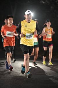 BIB: 214, 22518
                            <button type="button" onclick="openModal(7825541)" class="btn btn-primary btn-sm float-right btn-popup" data-toggle="modal" data-target=".modal-high-quality">
                        <i class="fas fa-shopping-cart"></i> Add to Cart
                    </button>
                                            <button type="button" onclick="isThisMe(7825541, true)" class="btn btn-success btn-sm float-right btn-popup btn-isme hidden" data-toggle="tooltip" data-placement="bottom" title="นี่คือรูปของคุณใช่ไหม คลิกที่นี่เพื่อเอาเข้าอัลบั้ม">
                        <i class="fas fa-plus"></i> Add to album
                    </button>
                    <button type="button" onclick="isThisMe(7825541, false)" class="btn btn-warning btn-sm float-right btn-popup btn-isnotme hidden">
                        <i class="fas fa-ban"></i> Remove from album
                    </button>