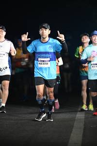 BIB: 476, 41750
                            <button type="button" onclick="openModal(7626185)" class="btn btn-primary btn-sm float-right btn-popup" data-toggle="modal" data-target=".modal-high-quality">
                        <i class="fas fa-shopping-cart"></i> Add to Cart
                    </button>
                                            <button type="button" onclick="isThisMe(7626185, true)" class="btn btn-success btn-sm float-right btn-popup btn-isme hidden" data-toggle="tooltip" data-placement="bottom" title="นี่คือรูปของคุณใช่ไหม คลิกที่นี่เพื่อเอาเข้าอัลบั้ม">
                        <i class="fas fa-plus"></i> Add to album
                    </button>
                    <button type="button" onclick="isThisMe(7626185, false)" class="btn btn-warning btn-sm float-right btn-popup btn-isnotme hidden">
                        <i class="fas fa-ban"></i> Remove from album
                    </button>