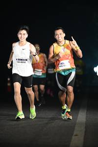 BIB: 40918
                            <button type="button" onclick="openModal(7381214)" class="btn btn-primary btn-sm float-right btn-popup" data-toggle="modal" data-target=".modal-high-quality">
                        <i class="fas fa-shopping-cart"></i> Add to Cart
                    </button>
                                            <button type="button" onclick="isThisMe(7381214, true)" class="btn btn-success btn-sm float-right btn-popup btn-isme hidden" data-toggle="tooltip" data-placement="bottom" title="นี่คือรูปของคุณใช่ไหม คลิกที่นี่เพื่อเอาเข้าอัลบั้ม">
                        <i class="fas fa-plus"></i> Add to album
                    </button>
                    <button type="button" onclick="isThisMe(7381214, false)" class="btn btn-warning btn-sm float-right btn-popup btn-isnotme hidden">
                        <i class="fas fa-ban"></i> Remove from album
                    </button>