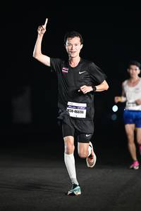 BIB: 46696
                            <button type="button" onclick="openModal(7967744)" class="btn btn-primary btn-sm float-right btn-popup" data-toggle="modal" data-target=".modal-high-quality">
                        <i class="fas fa-shopping-cart"></i> Add to Cart
                    </button>
                                            <button type="button" onclick="isThisMe(7967744, true)" class="btn btn-success btn-sm float-right btn-popup btn-isme hidden" data-toggle="tooltip" data-placement="bottom" title="นี่คือรูปของคุณใช่ไหม คลิกที่นี่เพื่อเอาเข้าอัลบั้ม">
                        <i class="fas fa-plus"></i> Add to album
                    </button>
                    <button type="button" onclick="isThisMe(7967744, false)" class="btn btn-warning btn-sm float-right btn-popup btn-isnotme hidden">
                        <i class="fas fa-ban"></i> Remove from album
                    </button>