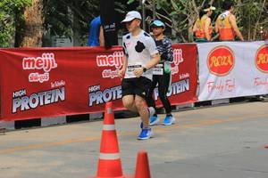 BIB: 40563
                            <button type="button" onclick="openModal(7404108)" class="btn btn-primary btn-sm float-right btn-popup" data-toggle="modal" data-target=".modal-high-quality">
                        <i class="fas fa-shopping-cart"></i> Add to Cart
                    </button>
                                            <button type="button" onclick="isThisMe(7404108, true)" class="btn btn-success btn-sm float-right btn-popup btn-isme hidden" data-toggle="tooltip" data-placement="bottom" title="นี่คือรูปของคุณใช่ไหม คลิกที่นี่เพื่อเอาเข้าอัลบั้ม">
                        <i class="fas fa-plus"></i> Add to album
                    </button>
                    <button type="button" onclick="isThisMe(7404108, false)" class="btn btn-warning btn-sm float-right btn-popup btn-isnotme hidden">
                        <i class="fas fa-ban"></i> Remove from album
                    </button>