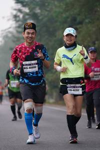 BIB: 40800, 17952, 40352
                            <button type="button" onclick="openModal(9424304)" class="btn btn-primary btn-sm float-right btn-popup" data-toggle="modal" data-target=".modal-high-quality">
                        <i class="fas fa-shopping-cart"></i> Add to Cart
                    </button>
                                            <button type="button" onclick="isThisMe(9424304, true)" class="btn btn-success btn-sm float-right btn-popup btn-isme hidden" data-toggle="tooltip" data-placement="bottom" title="นี่คือรูปของคุณใช่ไหม คลิกที่นี่เพื่อเอาเข้าอัลบั้ม">
                        <i class="fas fa-plus"></i> Add to album
                    </button>
                    <button type="button" onclick="isThisMe(9424304, false)" class="btn btn-warning btn-sm float-right btn-popup btn-isnotme hidden">
                        <i class="fas fa-ban"></i> Remove from album
                    </button>