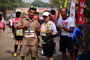 BIB: 100, 47754, 835, 153
                            <button type="button" onclick="openModal(8675968)" class="btn btn-primary btn-sm float-right btn-popup" data-toggle="modal" data-target=".modal-high-quality">
                        <i class="fas fa-shopping-cart"></i> Add to Cart
                    </button>
                                            <button type="button" onclick="isThisMe(8675968, true)" class="btn btn-success btn-sm float-right btn-popup btn-isme hidden" data-toggle="tooltip" data-placement="bottom" title="นี่คือรูปของคุณใช่ไหม คลิกที่นี่เพื่อเอาเข้าอัลบั้ม">
                        <i class="fas fa-plus"></i> Add to album
                    </button>
                    <button type="button" onclick="isThisMe(8675968, false)" class="btn btn-warning btn-sm float-right btn-popup btn-isnotme hidden">
                        <i class="fas fa-ban"></i> Remove from album
                    </button>