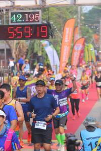 BIB: 42195, 559, 42545
                            <button type="button" onclick="openModal(9156127)" class="btn btn-primary btn-sm float-right btn-popup" data-toggle="modal" data-target=".modal-high-quality">
                        <i class="fas fa-shopping-cart"></i> Add to Cart
                    </button>
                                            <button type="button" onclick="isThisMe(9156127, true)" class="btn btn-success btn-sm float-right btn-popup btn-isme hidden" data-toggle="tooltip" data-placement="bottom" title="นี่คือรูปของคุณใช่ไหม คลิกที่นี่เพื่อเอาเข้าอัลบั้ม">
                        <i class="fas fa-plus"></i> Add to album
                    </button>
                    <button type="button" onclick="isThisMe(9156127, false)" class="btn btn-warning btn-sm float-right btn-popup btn-isnotme hidden">
                        <i class="fas fa-ban"></i> Remove from album
                    </button>
