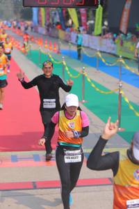 BIB: 45372
                            <button type="button" onclick="openModal(9513491)" class="btn btn-primary btn-sm float-right btn-popup" data-toggle="modal" data-target=".modal-high-quality">
                        <i class="fas fa-shopping-cart"></i> Add to Cart
                    </button>
                                            <button type="button" onclick="isThisMe(9513491, true)" class="btn btn-success btn-sm float-right btn-popup btn-isme hidden" data-toggle="tooltip" data-placement="bottom" title="นี่คือรูปของคุณใช่ไหม คลิกที่นี่เพื่อเอาเข้าอัลบั้ม">
                        <i class="fas fa-plus"></i> Add to album
                    </button>
                    <button type="button" onclick="isThisMe(9513491, false)" class="btn btn-warning btn-sm float-right btn-popup btn-isnotme hidden">
                        <i class="fas fa-ban"></i> Remove from album
                    </button>