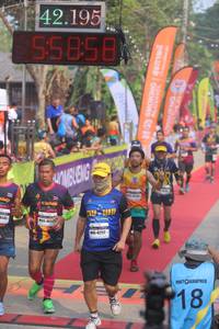 BIB: 42195, 55858, 4830, 42177
                            <button type="button" onclick="openModal(9155879)" class="btn btn-primary btn-sm float-right btn-popup" data-toggle="modal" data-target=".modal-high-quality">
                        <i class="fas fa-shopping-cart"></i> Add to Cart
                    </button>
                                            <button type="button" onclick="isThisMe(9155879, true)" class="btn btn-success btn-sm float-right btn-popup btn-isme hidden" data-toggle="tooltip" data-placement="bottom" title="นี่คือรูปของคุณใช่ไหม คลิกที่นี่เพื่อเอาเข้าอัลบั้ม">
                        <i class="fas fa-plus"></i> Add to album
                    </button>
                    <button type="button" onclick="isThisMe(9155879, false)" class="btn btn-warning btn-sm float-right btn-popup btn-isnotme hidden">
                        <i class="fas fa-ban"></i> Remove from album
                    </button>