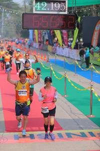 BIB: 42195, 656
                            <button type="button" onclick="openModal(9513333)" class="btn btn-primary btn-sm float-right btn-popup" data-toggle="modal" data-target=".modal-high-quality">
                        <i class="fas fa-shopping-cart"></i> Add to Cart
                    </button>
                                            <button type="button" onclick="isThisMe(9513333, true)" class="btn btn-success btn-sm float-right btn-popup btn-isme hidden" data-toggle="tooltip" data-placement="bottom" title="นี่คือรูปของคุณใช่ไหม คลิกที่นี่เพื่อเอาเข้าอัลบั้ม">
                        <i class="fas fa-plus"></i> Add to album
                    </button>
                    <button type="button" onclick="isThisMe(9513333, false)" class="btn btn-warning btn-sm float-right btn-popup btn-isnotme hidden">
                        <i class="fas fa-ban"></i> Remove from album
                    </button>