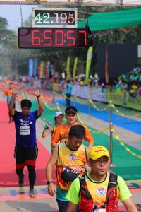 BIB: 42195, 650
                            <button type="button" onclick="openModal(9492115)" class="btn btn-primary btn-sm float-right btn-popup" data-toggle="modal" data-target=".modal-high-quality">
                        <i class="fas fa-shopping-cart"></i> Add to Cart
                    </button>
                                            <button type="button" onclick="isThisMe(9492115, true)" class="btn btn-success btn-sm float-right btn-popup btn-isme hidden" data-toggle="tooltip" data-placement="bottom" title="นี่คือรูปของคุณใช่ไหม คลิกที่นี่เพื่อเอาเข้าอัลบั้ม">
                        <i class="fas fa-plus"></i> Add to album
                    </button>
                    <button type="button" onclick="isThisMe(9492115, false)" class="btn btn-warning btn-sm float-right btn-popup btn-isnotme hidden">
                        <i class="fas fa-ban"></i> Remove from album
                    </button>