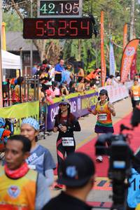 BIB: 42195, 55254, 4532
                            <button type="button" onclick="openModal(9153861)" class="btn btn-primary btn-sm float-right btn-popup" data-toggle="modal" data-target=".modal-high-quality">
                        <i class="fas fa-shopping-cart"></i> Add to Cart
                    </button>
                                            <button type="button" onclick="isThisMe(9153861, true)" class="btn btn-success btn-sm float-right btn-popup btn-isme hidden" data-toggle="tooltip" data-placement="bottom" title="นี่คือรูปของคุณใช่ไหม คลิกที่นี่เพื่อเอาเข้าอัลบั้ม">
                        <i class="fas fa-plus"></i> Add to album
                    </button>
                    <button type="button" onclick="isThisMe(9153861, false)" class="btn btn-warning btn-sm float-right btn-popup btn-isnotme hidden">
                        <i class="fas fa-ban"></i> Remove from album
                    </button>