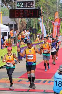 BIB: 42195, 6204, 42566
                            <button type="button" onclick="openModal(9443311)" class="btn btn-primary btn-sm float-right btn-popup" data-toggle="modal" data-target=".modal-high-quality">
                        <i class="fas fa-shopping-cart"></i> Add to Cart
                    </button>
                                            <button type="button" onclick="isThisMe(9443311, true)" class="btn btn-success btn-sm float-right btn-popup btn-isme hidden" data-toggle="tooltip" data-placement="bottom" title="นี่คือรูปของคุณใช่ไหม คลิกที่นี่เพื่อเอาเข้าอัลบั้ม">
                        <i class="fas fa-plus"></i> Add to album
                    </button>
                    <button type="button" onclick="isThisMe(9443311, false)" class="btn btn-warning btn-sm float-right btn-popup btn-isnotme hidden">
                        <i class="fas fa-ban"></i> Remove from album
                    </button>