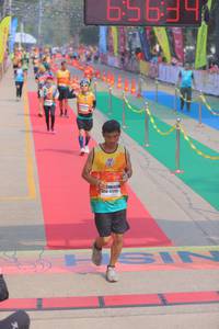 BIB: 65694, 047293
                            <button type="button" onclick="openModal(9513524)" class="btn btn-primary btn-sm float-right btn-popup" data-toggle="modal" data-target=".modal-high-quality">
                        <i class="fas fa-shopping-cart"></i> Add to Cart
                    </button>
                                            <button type="button" onclick="isThisMe(9513524, true)" class="btn btn-success btn-sm float-right btn-popup btn-isme hidden" data-toggle="tooltip" data-placement="bottom" title="นี่คือรูปของคุณใช่ไหม คลิกที่นี่เพื่อเอาเข้าอัลบั้ม">
                        <i class="fas fa-plus"></i> Add to album
                    </button>
                    <button type="button" onclick="isThisMe(9513524, false)" class="btn btn-warning btn-sm float-right btn-popup btn-isnotme hidden">
                        <i class="fas fa-ban"></i> Remove from album
                    </button>