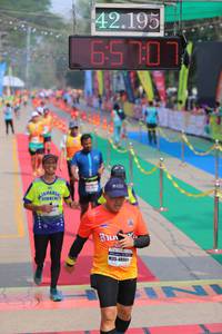 BIB: 42195, 65707, 48001
                            <button type="button" onclick="openModal(9513665)" class="btn btn-primary btn-sm float-right btn-popup" data-toggle="modal" data-target=".modal-high-quality">
                        <i class="fas fa-shopping-cart"></i> Add to Cart
                    </button>
                                            <button type="button" onclick="isThisMe(9513665, true)" class="btn btn-success btn-sm float-right btn-popup btn-isme hidden" data-toggle="tooltip" data-placement="bottom" title="นี่คือรูปของคุณใช่ไหม คลิกที่นี่เพื่อเอาเข้าอัลบั้ม">
                        <i class="fas fa-plus"></i> Add to album
                    </button>
                    <button type="button" onclick="isThisMe(9513665, false)" class="btn btn-warning btn-sm float-right btn-popup btn-isnotme hidden">
                        <i class="fas fa-ban"></i> Remove from album
                    </button>