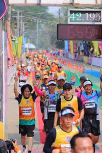 BIB: 42195, 650, 40821, 4267, 3546586
                            <button type="button" onclick="openModal(9513075)" class="btn btn-primary btn-sm float-right btn-popup" data-toggle="modal" data-target=".modal-high-quality">
                        <i class="fas fa-shopping-cart"></i> Add to Cart
                    </button>
                                            <button type="button" onclick="isThisMe(9513075, true)" class="btn btn-success btn-sm float-right btn-popup btn-isme hidden" data-toggle="tooltip" data-placement="bottom" title="นี่คือรูปของคุณใช่ไหม คลิกที่นี่เพื่อเอาเข้าอัลบั้ม">
                        <i class="fas fa-plus"></i> Add to album
                    </button>
                    <button type="button" onclick="isThisMe(9513075, false)" class="btn btn-warning btn-sm float-right btn-popup btn-isnotme hidden">
                        <i class="fas fa-ban"></i> Remove from album
                    </button>