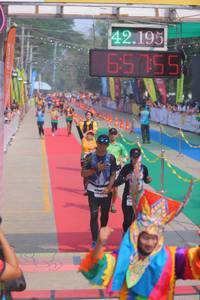 BIB: 42195, 65755
                            <button type="button" onclick="openModal(9513955)" class="btn btn-primary btn-sm float-right btn-popup" data-toggle="modal" data-target=".modal-high-quality">
                        <i class="fas fa-shopping-cart"></i> Add to Cart
                    </button>
                                            <button type="button" onclick="isThisMe(9513955, true)" class="btn btn-success btn-sm float-right btn-popup btn-isme hidden" data-toggle="tooltip" data-placement="bottom" title="นี่คือรูปของคุณใช่ไหม คลิกที่นี่เพื่อเอาเข้าอัลบั้ม">
                        <i class="fas fa-plus"></i> Add to album
                    </button>
                    <button type="button" onclick="isThisMe(9513955, false)" class="btn btn-warning btn-sm float-right btn-popup btn-isnotme hidden">
                        <i class="fas fa-ban"></i> Remove from album
                    </button>