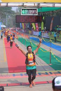 BIB: 42195, 6502
                            <button type="button" onclick="openModal(9514023)" class="btn btn-primary btn-sm float-right btn-popup" data-toggle="modal" data-target=".modal-high-quality">
                        <i class="fas fa-shopping-cart"></i> Add to Cart
                    </button>
                                            <button type="button" onclick="isThisMe(9514023, true)" class="btn btn-success btn-sm float-right btn-popup btn-isme hidden" data-toggle="tooltip" data-placement="bottom" title="นี่คือรูปของคุณใช่ไหม คลิกที่นี่เพื่อเอาเข้าอัลบั้ม">
                        <i class="fas fa-plus"></i> Add to album
                    </button>
                    <button type="button" onclick="isThisMe(9514023, false)" class="btn btn-warning btn-sm float-right btn-popup btn-isnotme hidden">
                        <i class="fas fa-ban"></i> Remove from album
                    </button>