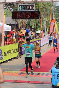 BIB: 42195, 142
                            <button type="button" onclick="openModal(9421515)" class="btn btn-primary btn-sm float-right btn-popup" data-toggle="modal" data-target=".modal-high-quality">
                        <i class="fas fa-shopping-cart"></i> Add to Cart
                    </button>
                                            <button type="button" onclick="isThisMe(9421515, true)" class="btn btn-success btn-sm float-right btn-popup btn-isme hidden" data-toggle="tooltip" data-placement="bottom" title="นี่คือรูปของคุณใช่ไหม คลิกที่นี่เพื่อเอาเข้าอัลบั้ม">
                        <i class="fas fa-plus"></i> Add to album
                    </button>
                    <button type="button" onclick="isThisMe(9421515, false)" class="btn btn-warning btn-sm float-right btn-popup btn-isnotme hidden">
                        <i class="fas fa-ban"></i> Remove from album
                    </button>