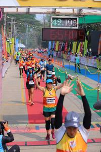 BIB: 42195
                            <button type="button" onclick="openModal(9512778)" class="btn btn-primary btn-sm float-right btn-popup" data-toggle="modal" data-target=".modal-high-quality">
                        <i class="fas fa-shopping-cart"></i> Add to Cart
                    </button>
                                            <button type="button" onclick="isThisMe(9512778, true)" class="btn btn-success btn-sm float-right btn-popup btn-isme hidden" data-toggle="tooltip" data-placement="bottom" title="นี่คือรูปของคุณใช่ไหม คลิกที่นี่เพื่อเอาเข้าอัลบั้ม">
                        <i class="fas fa-plus"></i> Add to album
                    </button>
                    <button type="button" onclick="isThisMe(9512778, false)" class="btn btn-warning btn-sm float-right btn-popup btn-isnotme hidden">
                        <i class="fas fa-ban"></i> Remove from album
                    </button>