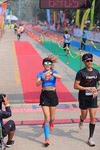 BIB: 105
                            <button type="button" onclick="openModal(9481462)" class="btn btn-primary btn-sm float-right btn-popup" data-toggle="modal" data-target=".modal-high-quality">
                        <i class="fas fa-shopping-cart"></i> Add to Cart
                    </button>
                                            <button type="button" onclick="isThisMe(9481462, true)" class="btn btn-success btn-sm float-right btn-popup btn-isme hidden" data-toggle="tooltip" data-placement="bottom" title="นี่คือรูปของคุณใช่ไหม คลิกที่นี่เพื่อเอาเข้าอัลบั้ม">
                        <i class="fas fa-plus"></i> Add to album
                    </button>
                    <button type="button" onclick="isThisMe(9481462, false)" class="btn btn-warning btn-sm float-right btn-popup btn-isnotme hidden">
                        <i class="fas fa-ban"></i> Remove from album
                    </button>