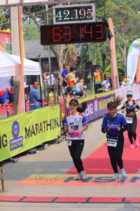 BIB: 42195, 143
                            <button type="button" onclick="openModal(9466008)" class="btn btn-primary btn-sm float-right btn-popup" data-toggle="modal" data-target=".modal-high-quality">
                        <i class="fas fa-shopping-cart"></i> Add to Cart
                    </button>
                                            <button type="button" onclick="isThisMe(9466008, true)" class="btn btn-success btn-sm float-right btn-popup btn-isme hidden" data-toggle="tooltip" data-placement="bottom" title="นี่คือรูปของคุณใช่ไหม คลิกที่นี่เพื่อเอาเข้าอัลบั้ม">
                        <i class="fas fa-plus"></i> Add to album
                    </button>
                    <button type="button" onclick="isThisMe(9466008, false)" class="btn btn-warning btn-sm float-right btn-popup btn-isnotme hidden">
                        <i class="fas fa-ban"></i> Remove from album
                    </button>