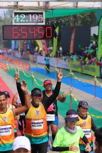 BIB: 42195, 65450, 47203, 41922, 45473
                            <button type="button" onclick="openModal(9512958)" class="btn btn-primary btn-sm float-right btn-popup" data-toggle="modal" data-target=".modal-high-quality">
                        <i class="fas fa-shopping-cart"></i> Add to Cart
                    </button>
                                            <button type="button" onclick="isThisMe(9512958, true)" class="btn btn-success btn-sm float-right btn-popup btn-isme hidden" data-toggle="tooltip" data-placement="bottom" title="นี่คือรูปของคุณใช่ไหม คลิกที่นี่เพื่อเอาเข้าอัลบั้ม">
                        <i class="fas fa-plus"></i> Add to album
                    </button>
                    <button type="button" onclick="isThisMe(9512958, false)" class="btn btn-warning btn-sm float-right btn-popup btn-isnotme hidden">
                        <i class="fas fa-ban"></i> Remove from album
                    </button>