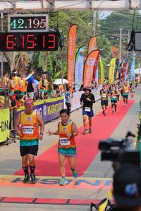 BIB: 42195, 615
                            <button type="button" onclick="openModal(9420236)" class="btn btn-primary btn-sm float-right btn-popup" data-toggle="modal" data-target=".modal-high-quality">
                        <i class="fas fa-shopping-cart"></i> Add to Cart
                    </button>
                                            <button type="button" onclick="isThisMe(9420236, true)" class="btn btn-success btn-sm float-right btn-popup btn-isme hidden" data-toggle="tooltip" data-placement="bottom" title="นี่คือรูปของคุณใช่ไหม คลิกที่นี่เพื่อเอาเข้าอัลบั้ม">
                        <i class="fas fa-plus"></i> Add to album
                    </button>
                    <button type="button" onclick="isThisMe(9420236, false)" class="btn btn-warning btn-sm float-right btn-popup btn-isnotme hidden">
                        <i class="fas fa-ban"></i> Remove from album
                    </button>